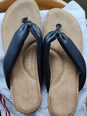 Cliffs by White Mountain Black Thong Sandals